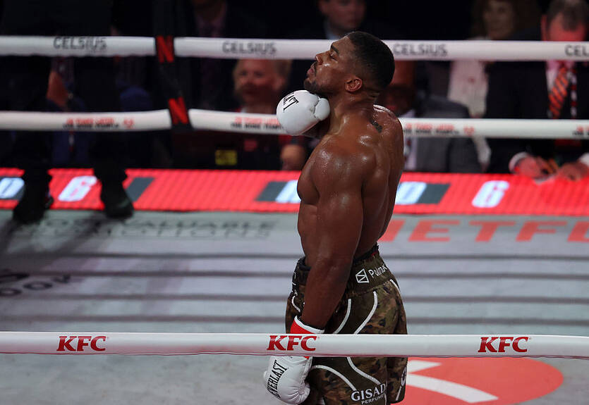 "Эй Джей здесь, жадное пузо": Джошуа бросил вызов Фьюри после победы над Полом