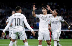 Реал в большинстве одержал победу над Севильей