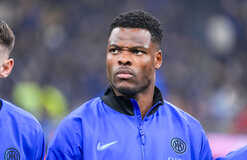 Дензел Дюмфрис на радаре клубов АПЛ