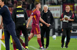 "Не убеждает": Тренер Ромы раскритиковал конкурента Довбика