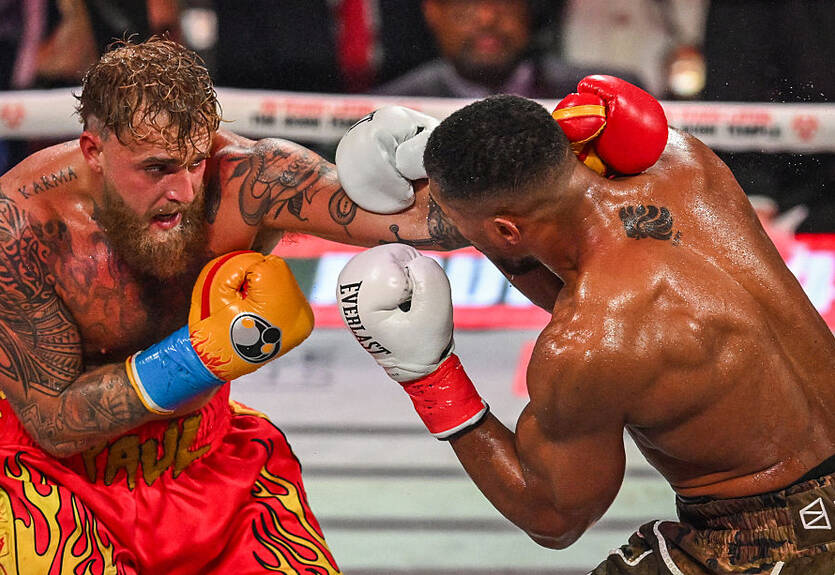 Джошуа выбрал соперников для Пола после победы над ним Джошуа выбрал соперников для Пола после победы над ним