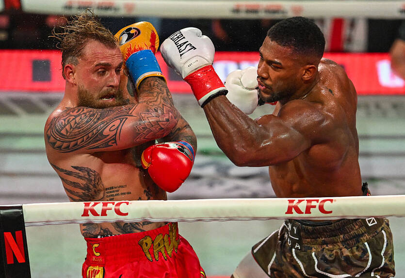 "Нужно было лучше": Джошуа самокритично оценил свое выступление против Пола