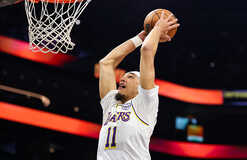 Центровой Лейкерс пополнил список травмированных