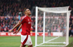 Барселона намерена выиграть гонку за защитника Ноттингема