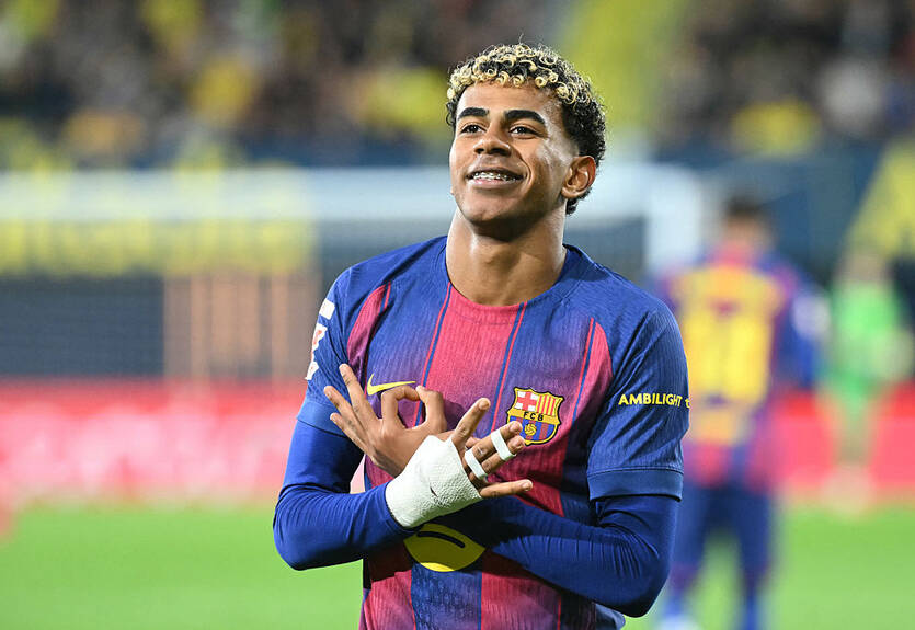 Ямаль получил золотую кнопку YouTube, выложив всего одно видео