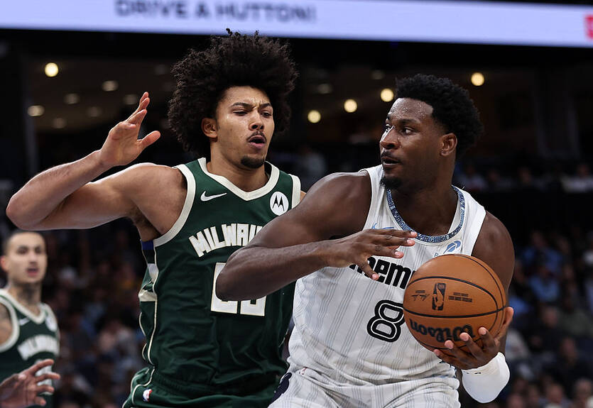 НБА: Финикс одолел Новый Орлеан, Мемфис разобрался с Милуоки НБА: Финикс одолел Новый Орлеан, Мемфис разобрался с Милуоки