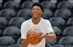 Сокомандник Михайлюка досрочно покинул матч с Детройтом из-за травмы