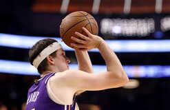 Звезда Лейкерс выбыл на длительный период