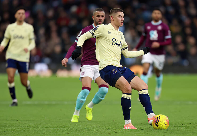 Оцінка Миколенка в матчі Евертон - Бернлі