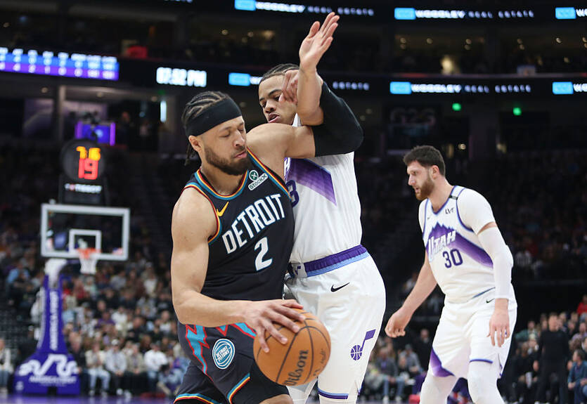 НБА: Юта с Михайлюком победила Сан-Антонио, а Милуоки обыграл Чикаго