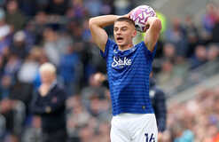 Тренер Эвертона сделал заявление о будущем Миколенко