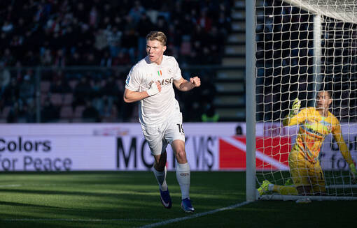 Наполи с дублем Хойлунда одолел Кремонезе