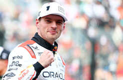 Пилоты также назвали Ферстаппена лучшим гонщиком сезона Пилоты также назвали Ферстаппена лучшим гонщиком сезона