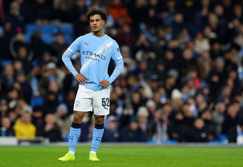 Боруссия продолжает следить за вингером Манчестер Сити