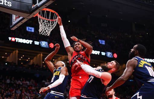 Денвер лишается еще одного лидера. Валанчюнас травмировал ногу в матче НБА Денвер лишается еще одного лидера. Валанчюнас травмировал ногу в матче НБА