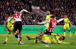 Брентфорд Ярмолюка расписал ничью с Тоттенхэмом Брентфорд Ярмолюка расписал ничью с Тоттенхэмом