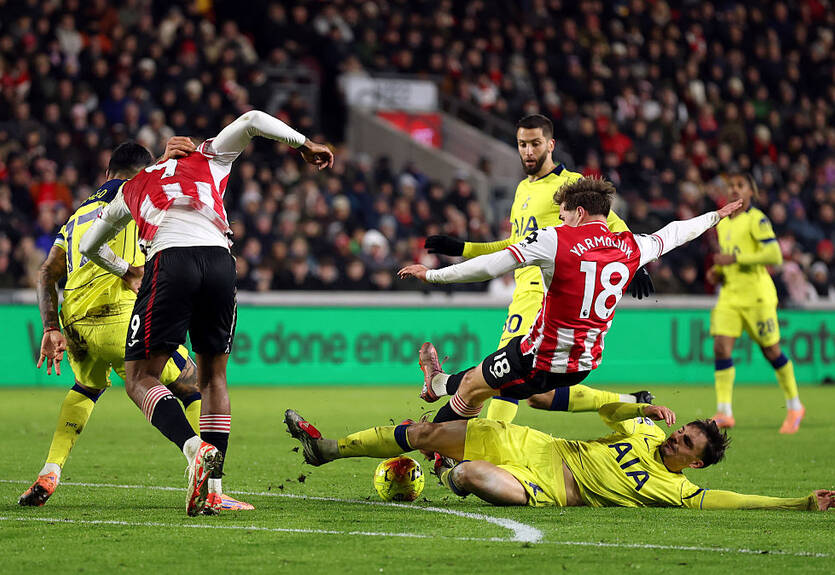 Брентфорд Ярмолюка расписал ничью с Тоттенхэмом