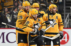 НХЛ: Питтсбург одолел Детройт, Каролина проиграла Монреалю НХЛ: Питтсбург одолел Детройт, Каролина проиграла Монреалю