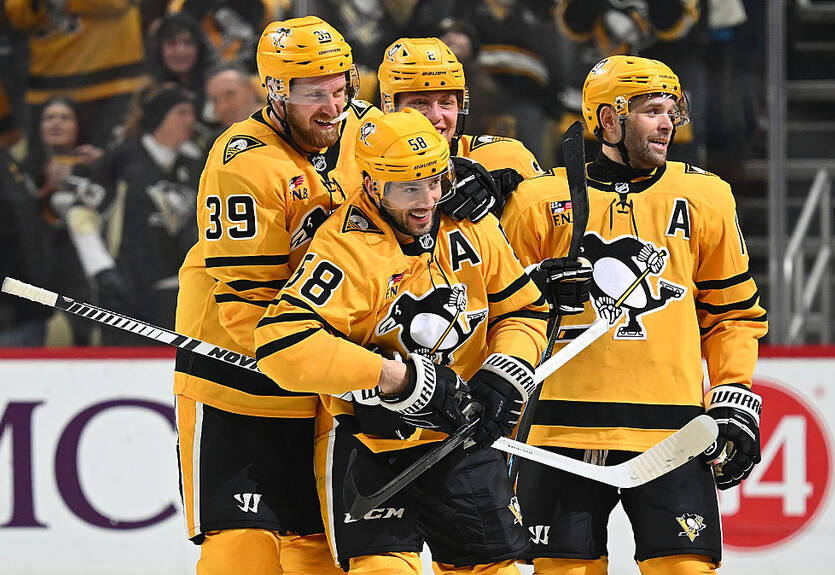 НХЛ: Питтсбург одолел Детройт, Каролина проиграла Монреалю