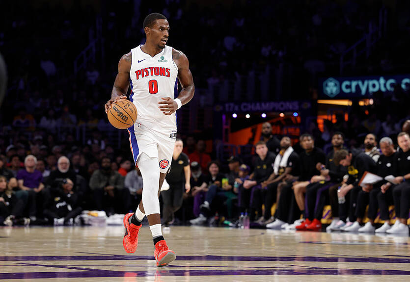 Центровой Детройта получил повреждение в матче с Майами