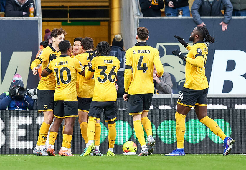 Вулверхэмптон оформил первую победу в сезоне АПЛ