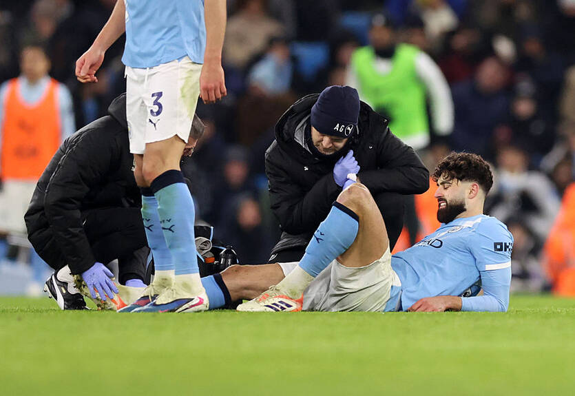 Защитнику Манчестер Сити предстоит операция