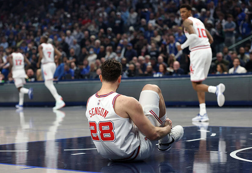 Проблемы для Хьюстона. Шенгюн выбыл после матча с Далласом