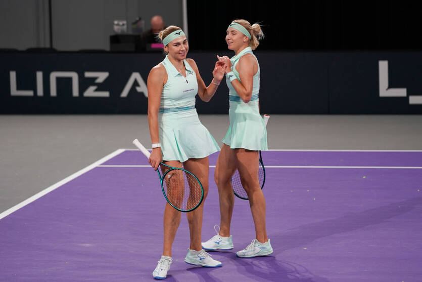 Людмила и Надежда Киченок  / Getty Images