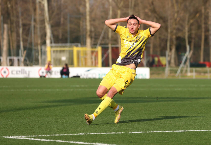 Карпати викупили чергового вихованця Руха