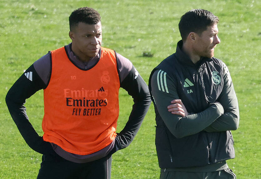 Хаби Алонсо оценил шансы Мбаппе сыграть в финале Суперкубка