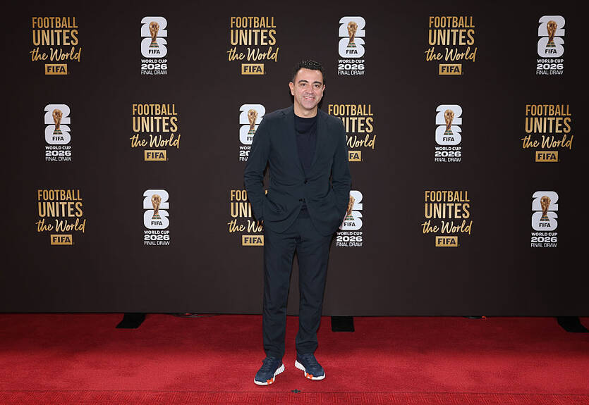 Фабрицио Романо рассказал, есть ли контакты между МЮ и Хави