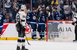 НХЛ: Вашингтон обыграл Чикаго, Виннипег победил Лос-Анджелес НХЛ: Вашингтон обыграл Чикаго, Виннипег победил Лос-Анджелес