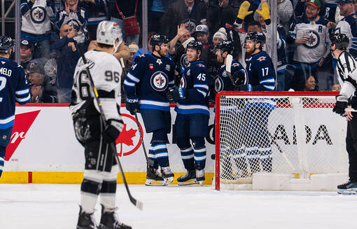 НХЛ: Вашингтон обыграл Чикаго, Виннипег победил Лос-Анджелес НХЛ: Вашингтон обыграл Чикаго, Виннипег победил Лос-Анджелес