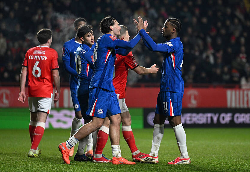 Челси разгромил в дерби Чарльтон в Кубке Англии