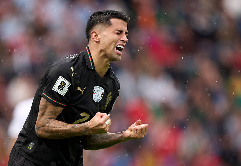 Канселу официально вернулся в Барселону Канселу официально вернулся в Барселону