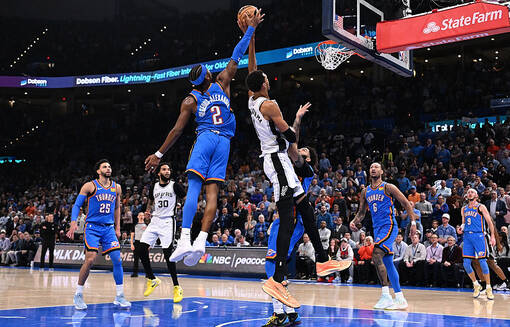 НБА: Оклахома наконец-то переиграла Сан-Антонио, Миннесота выиграла в Милуоки НБА: Оклахома наконец-то переиграла Сан-Антонио, Миннесота выиграла в Милуоки