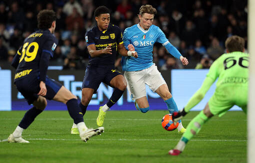 Наполи не справился дома с Пармой