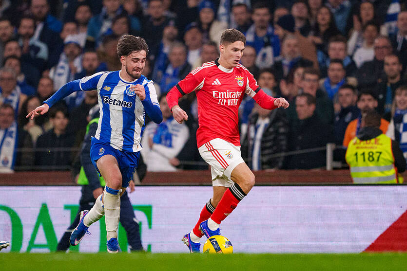 Бенфика проиграла Порту / Getty Images