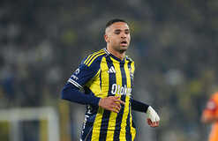 Наполи навяжет середнякам АПЛ конкуренцию за форварда Фенербахче