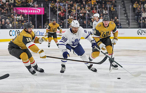 НХЛ: Миннесота уступила Виннипегу, голевой поединок Вегаса и Торонто, победы Питтсбурга и Бостона