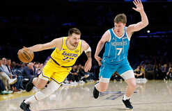 НБА: Лейкерс проиграли Шарлотт, поражение Юты без Михайлюка, Бостон одолел Майами