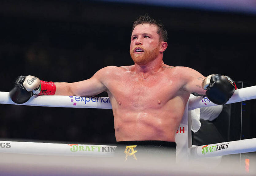 Названа дата возвращения Альвареса в ринг после поражения от Кроуфорда