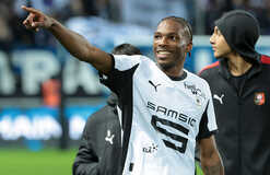 Челси рассматривает подписание защитник Ренна