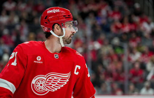 Капитан Детройта поднялся в десятку голеадоров клуба