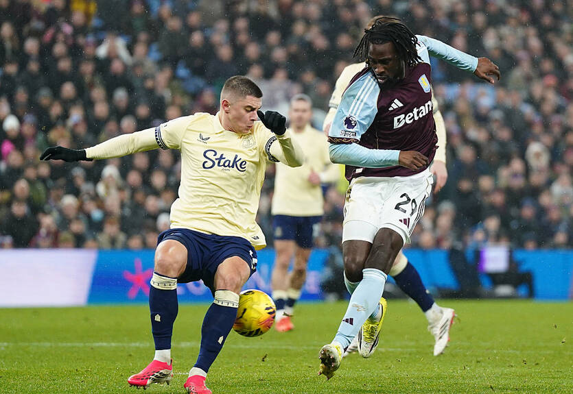 Эвертон с Миколенко неожиданно обыграл Астон Виллу