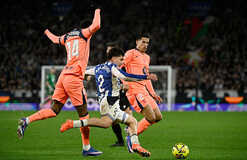 Сосьедад неожиданно отобрал очки у Барселоны