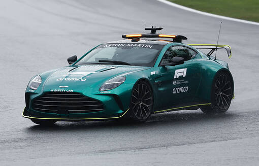 Астон Мартин уходит из Формулы-1 как поставщик сэйфти-каров