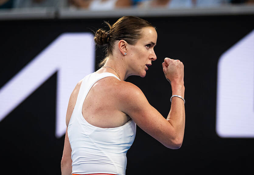 Свитолина уверенно обыграла Андрееву и вышла в четвертьфинал AO