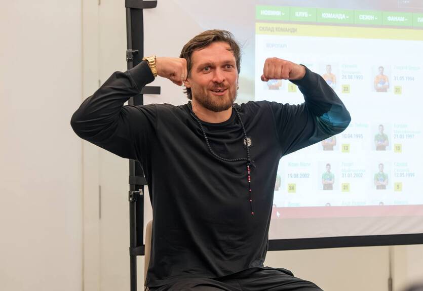 Усик відвідав тренувальний табір Полісся та прочитав мотиваційну лекцію