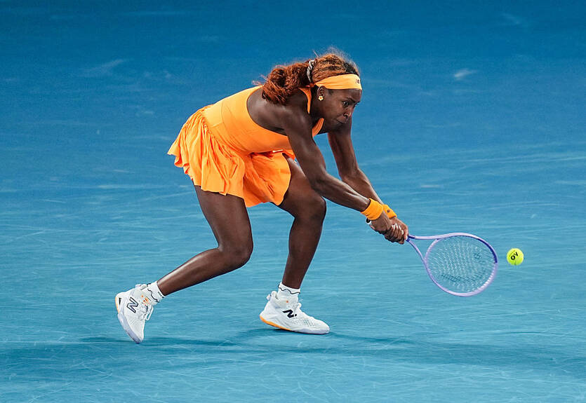 Гауфф разбила ракетку в подтрибунке после матча против Свитолиной